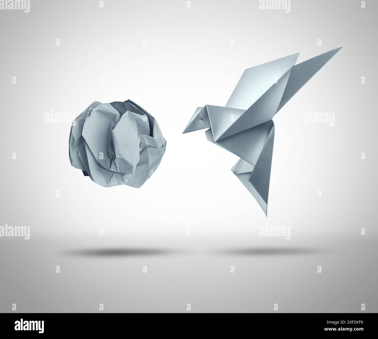 Frustrazione e ispirazione come simbolo di fallimento o successo e ordine contro disordine o spazzatura e arte creativa come idea di business Foto Stock