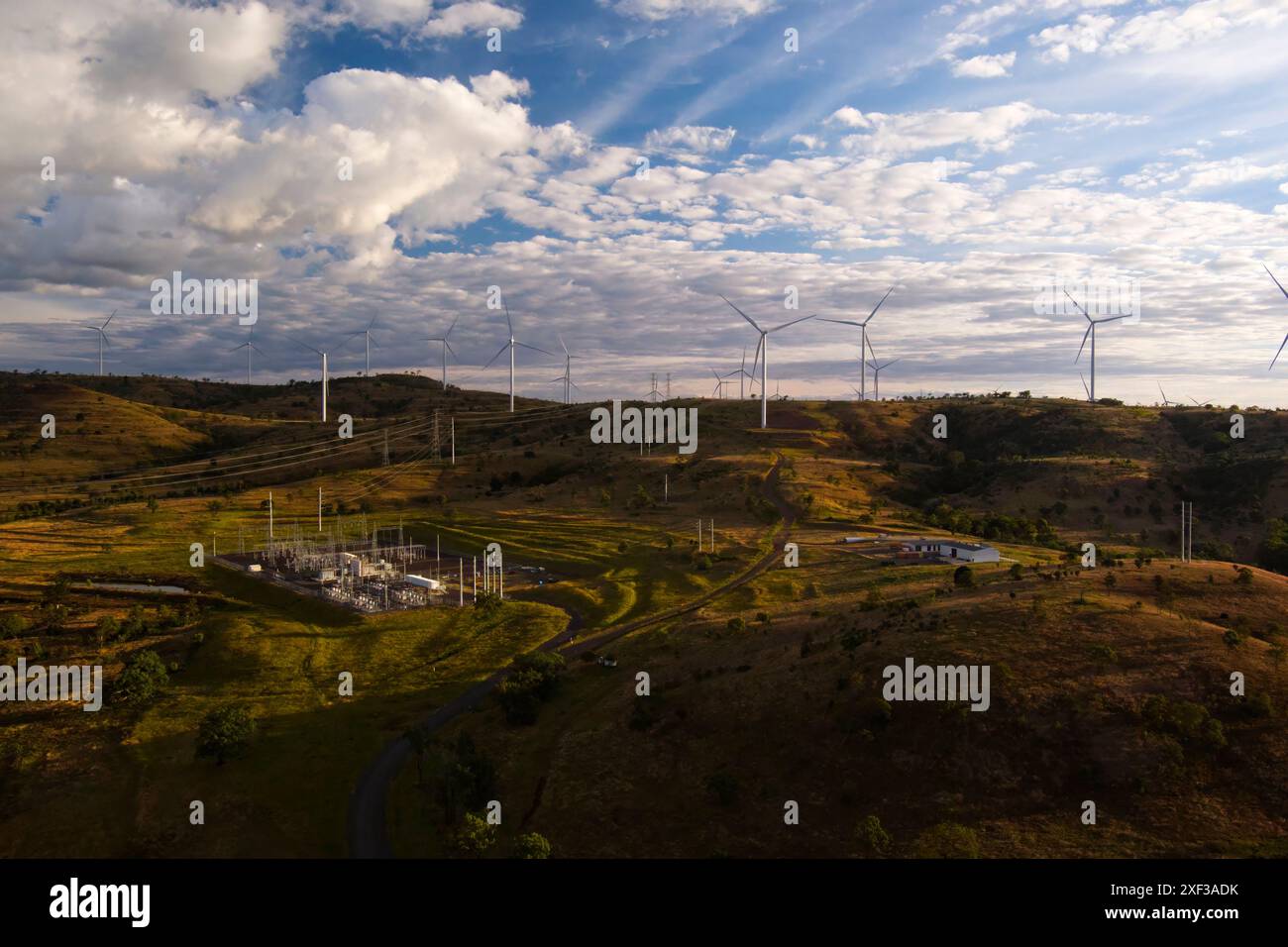 Coopers Gap Wind Farm and Substation è un parco eolico di 453 megawatt nella regione di South Burnett nel Queensland Australia. Foto Stock