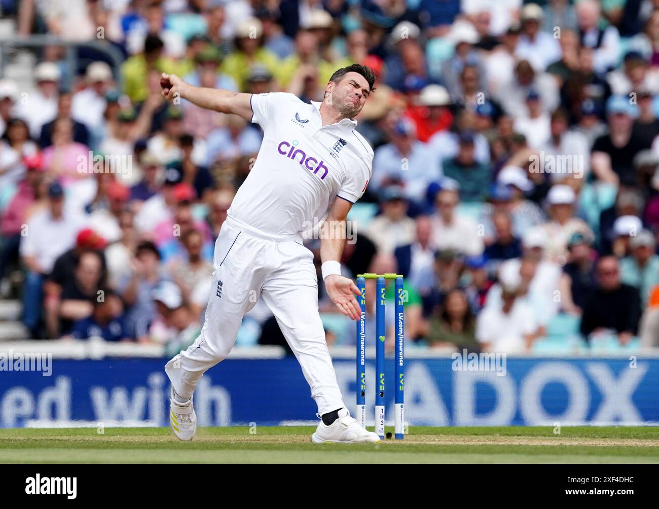 Foto del file datata 30-07-2023 di James Anderson, che quest'estate rimarrà in Inghilterra per il test Set-up dopo aver accettato di unirsi al loro staff dietro le quinte dopo la sua apparizione internazionale al Lord's la prossima settimana. Data di pubblicazione: Lunedì 1 luglio 2024. Foto Stock