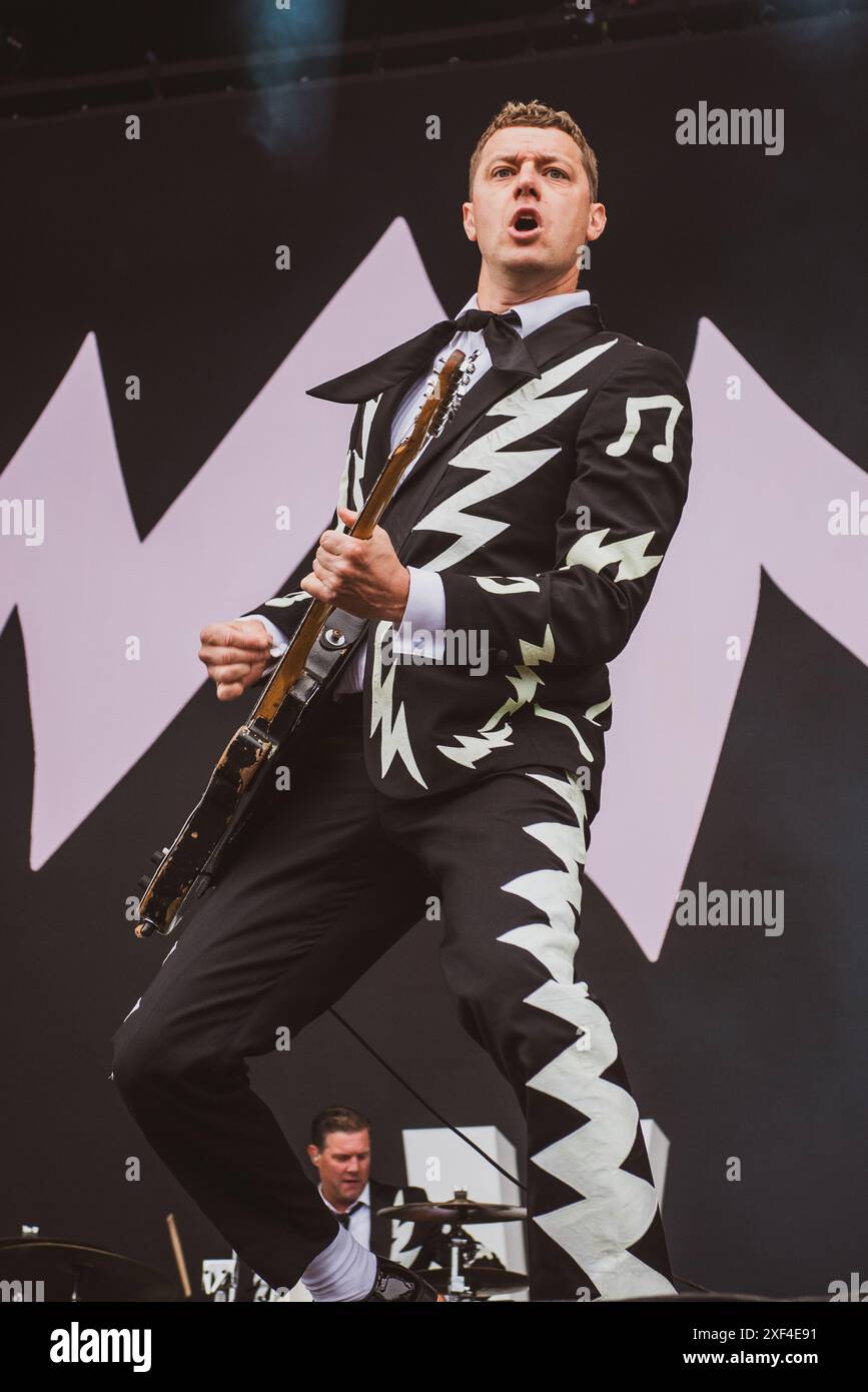 La band svedese The Hives si è esibita al Danisch Copenhell Festival 2024. Credito: Andrea Pinna Foto Stock