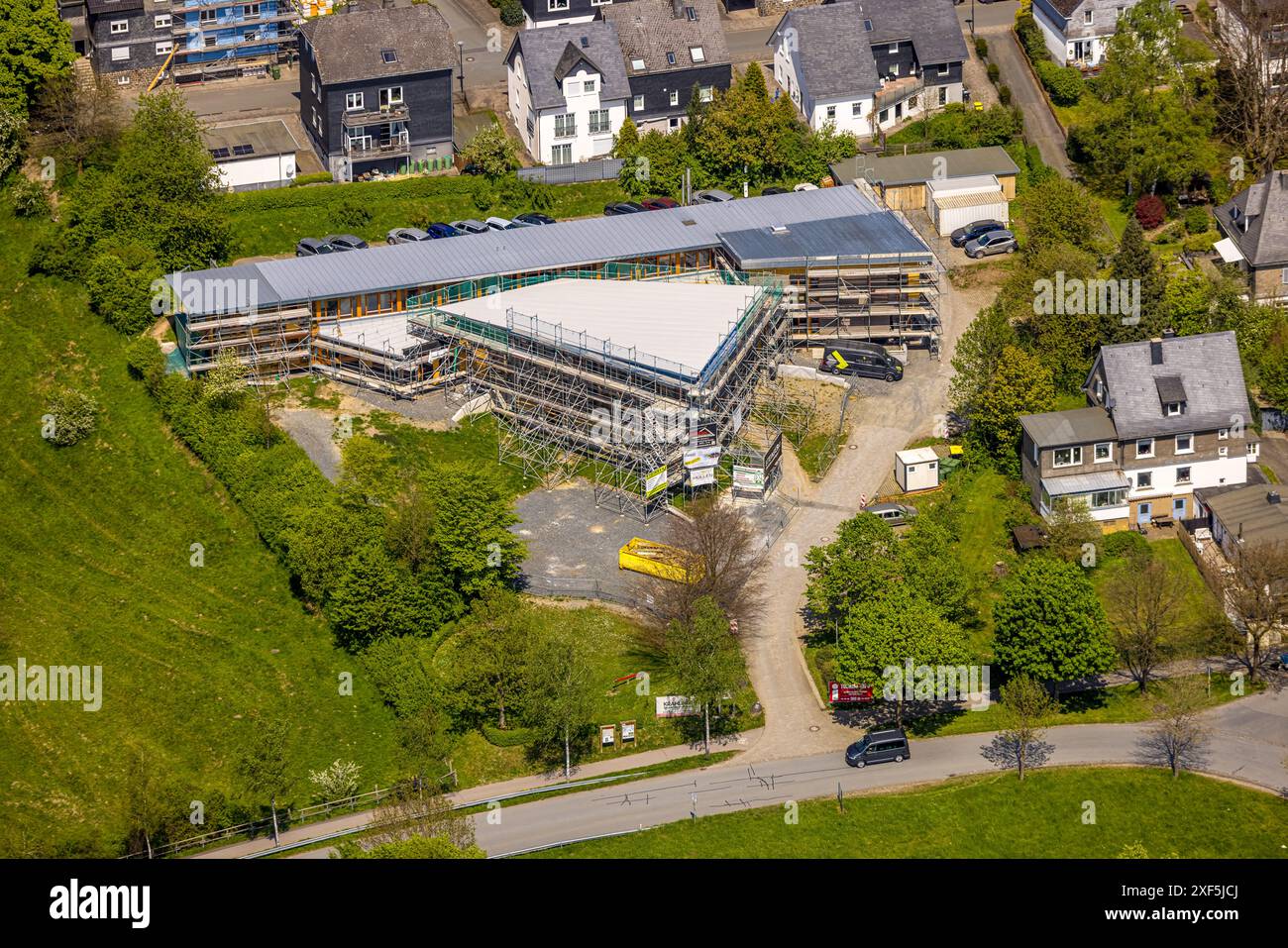 Vista aerea, legname e centro turistico, cantiere con nuova costruzione, Schmallenberg, Sauerland, Renania settentrionale-Vestfalia, Germania, foto aeree, Foto Stock