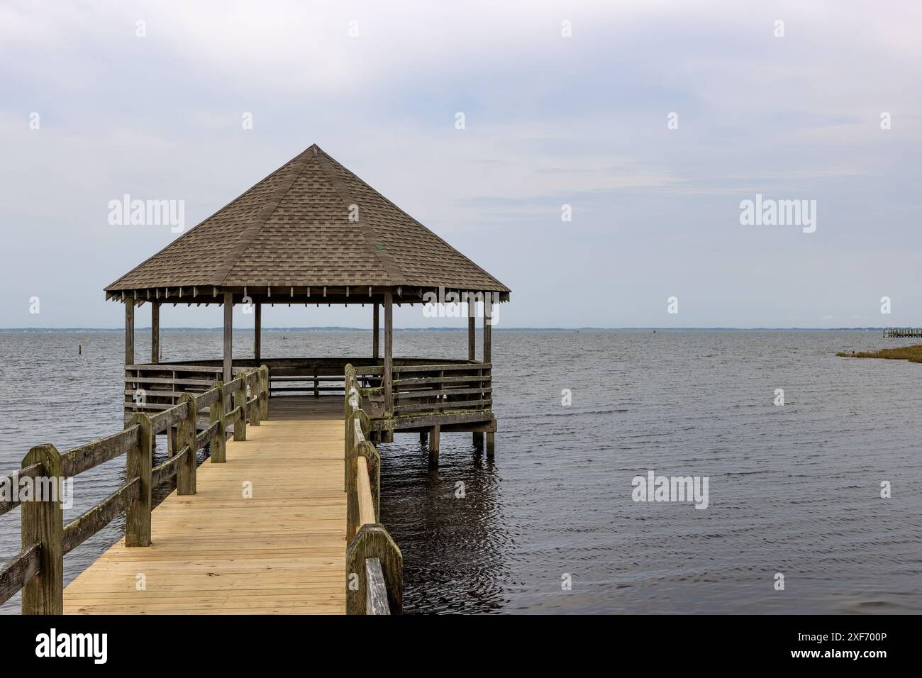 Questo splendido parco pubblico di Corolla, North Carolina, Stati Uniti, è uno splendido parco che si trova lungo il Currituck Sound. Foto Stock