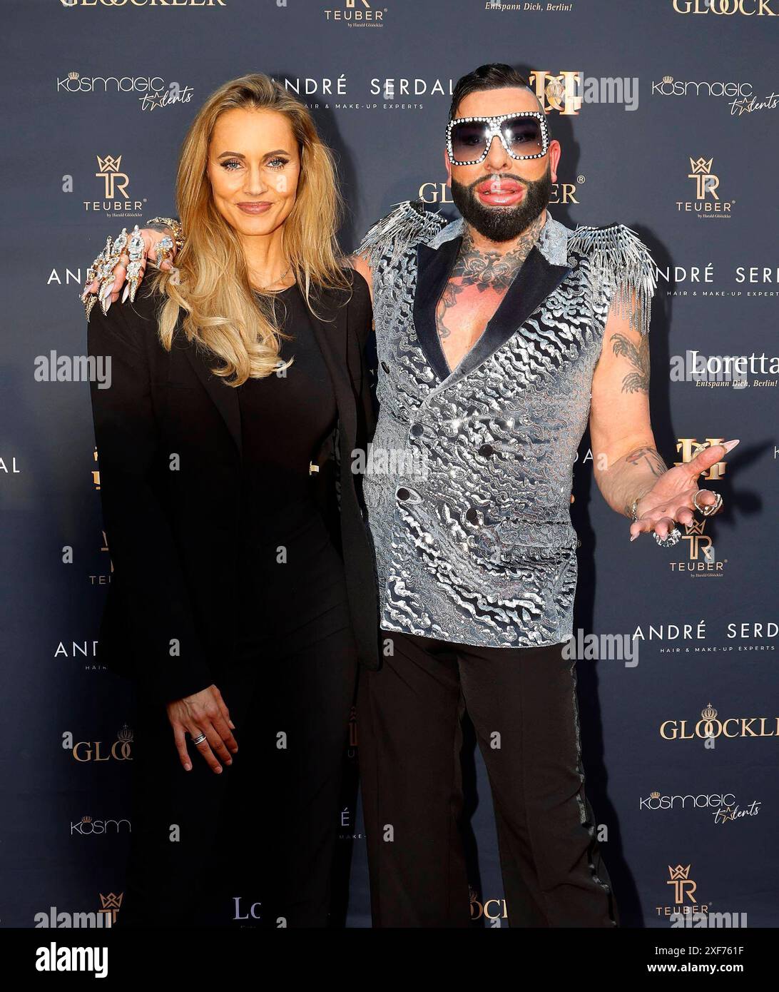 Franziska Czurratis Jenice, Harald Gloeoeckler bei Harald Gloeoeckler Fashion Night im Loretta am Wannsee, Berlino. *** Franziska Czurratis Jenice , Harald Gloeoeckler alla Harald Gloeoeckler Fashion Night a Loretta am Wannsee, Berlino Foto Stock