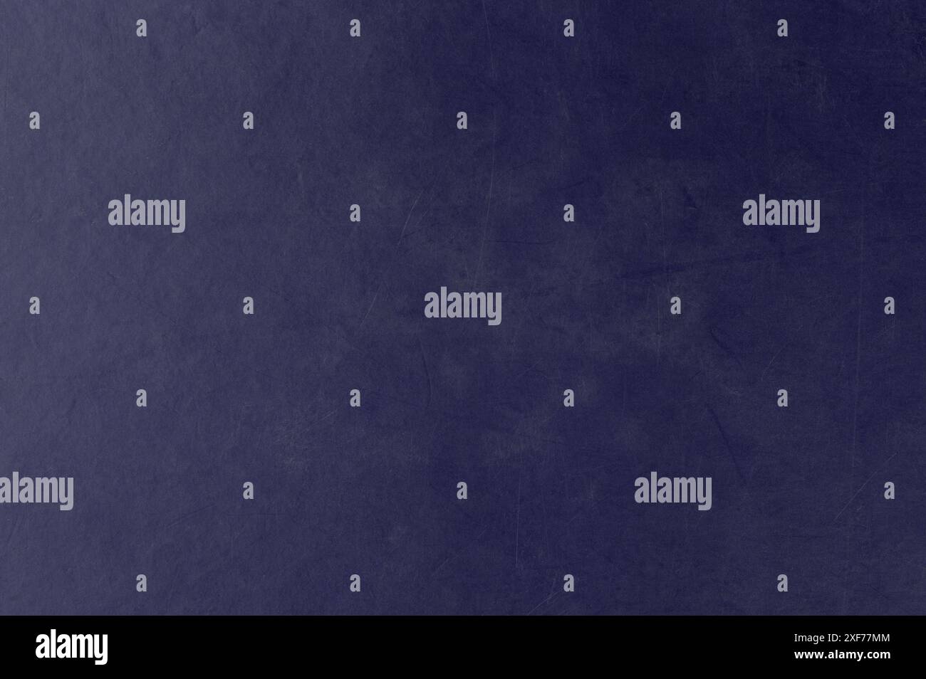 Vista ravvicinata macro sfondo superficie carta graffiata blu Foto Stock