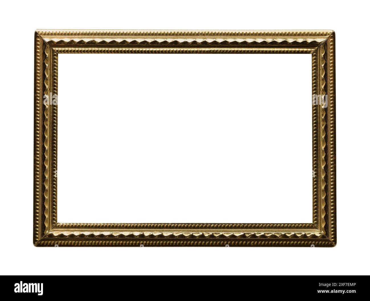 Telaio in metallo in ottone sottile tagliato su bianco. Foto Stock
