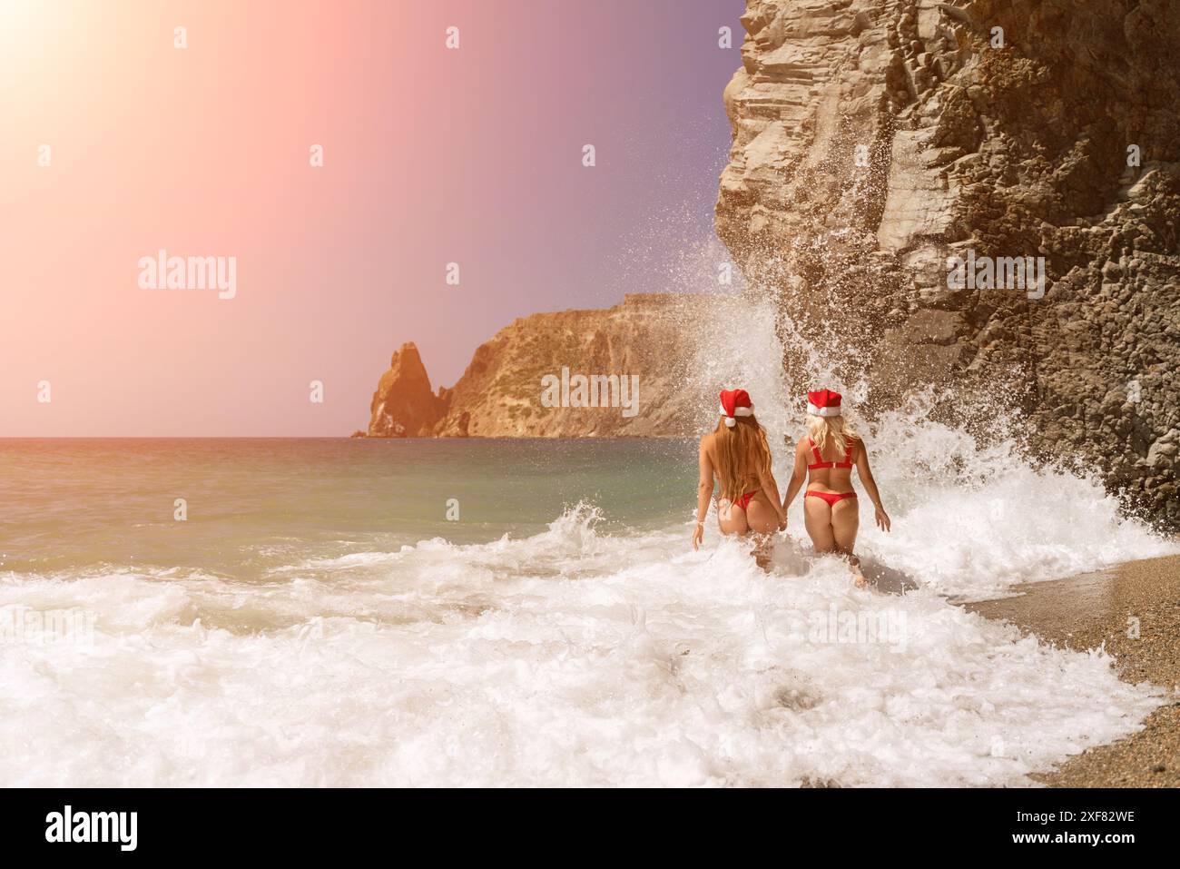 Costumi da bagno sabbia mare immagini e fotografie stock ad alta  risoluzione - Alamy