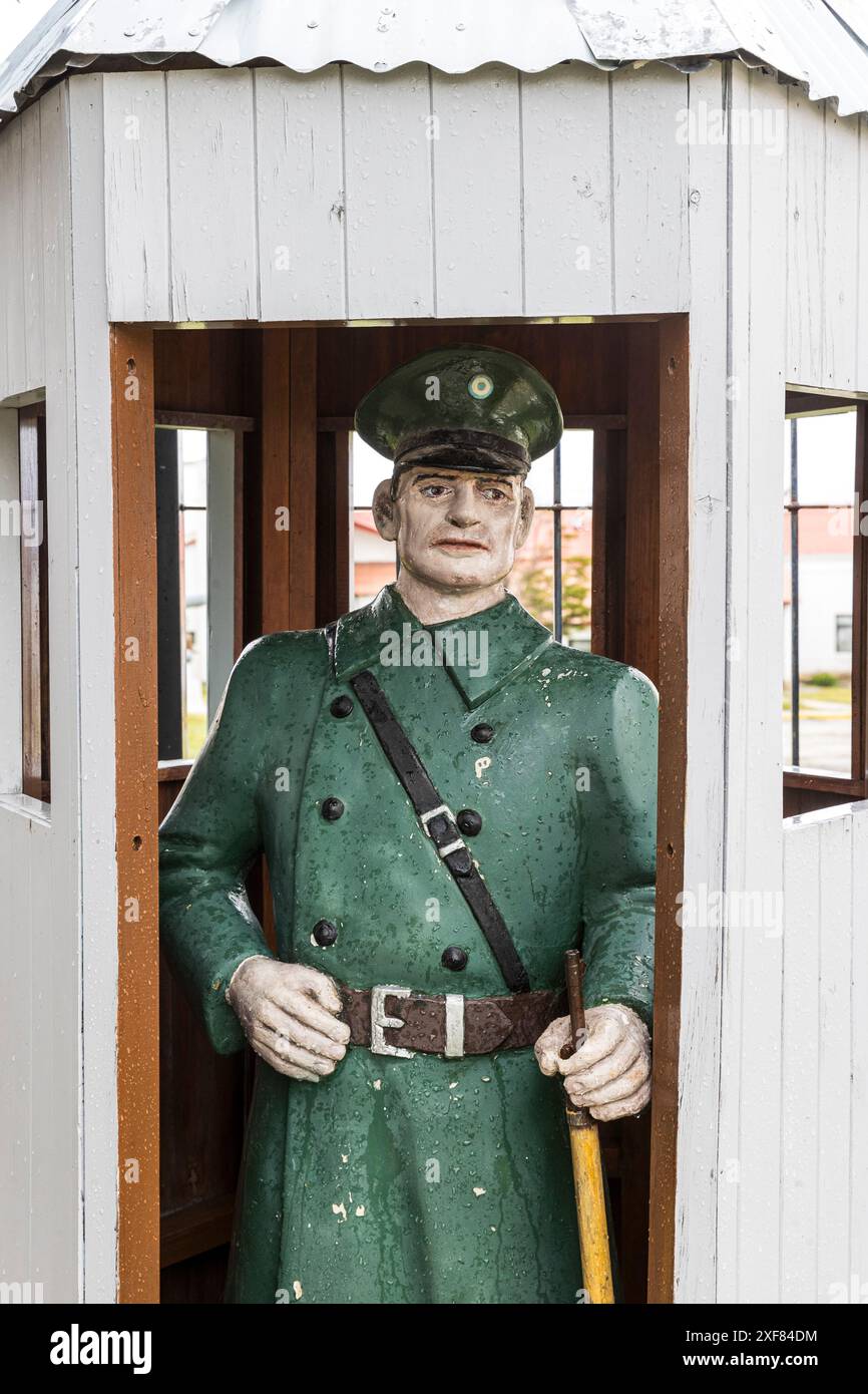 Guardia carceraria in scatola di sentinella, Ushuaia, Argentina, martedì 5 dicembre 2023. Foto: David Rowland / One-Image.com Foto Stock