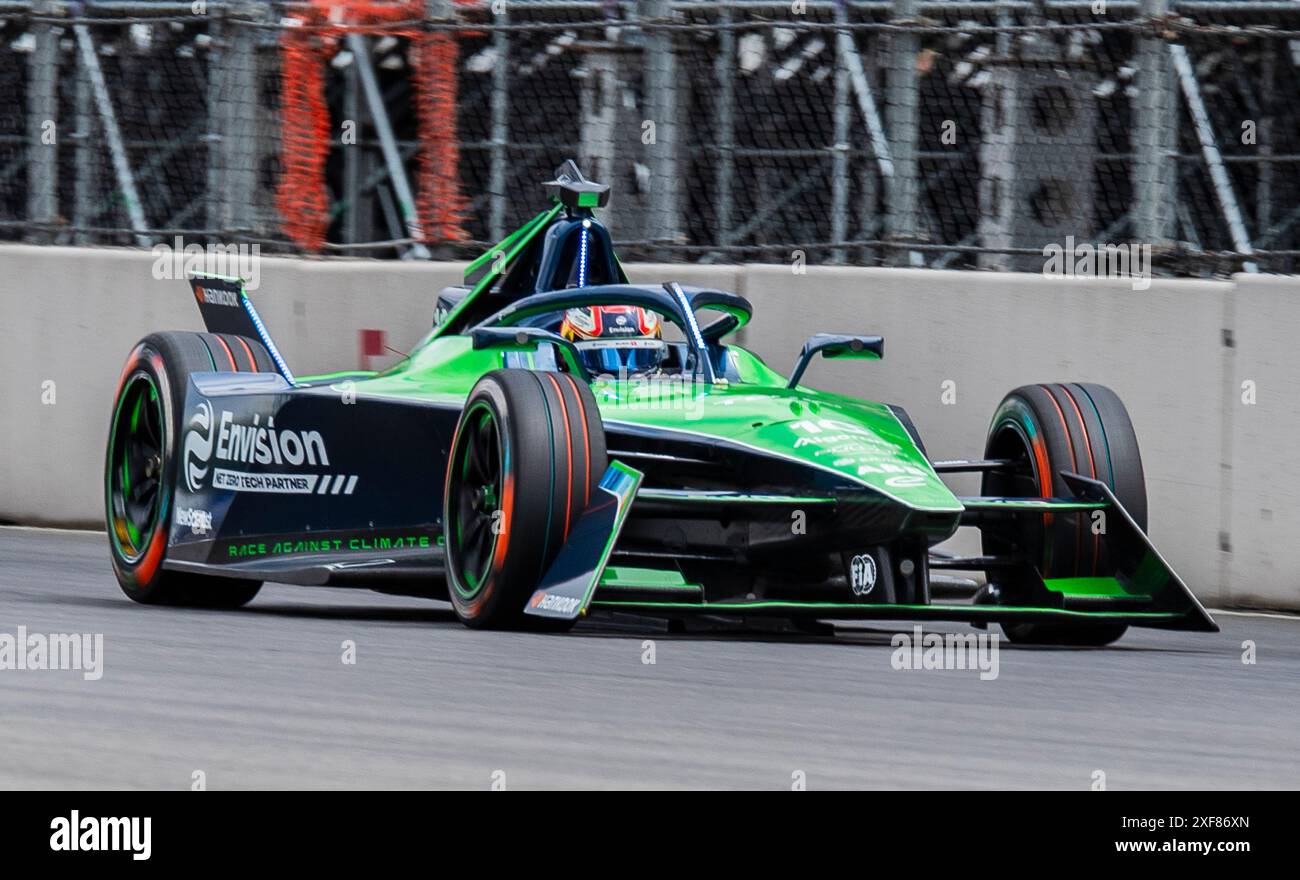 Giugno 30 2024 Portland, OR, U.S.A. piloti Paul Aron e Sebastien Buemi/Envision Racing Formula e Team (16)in arrivo ma il rettilineo durante il Portland Hankook Formula e-Prix Race 2 al Portland International Raceway Portland, O Thurman James/CSM Foto Stock
