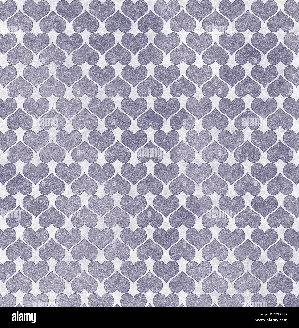 Un motivo senza cuciture composto da forme a cuore grigie e lavanda disposte simmetricamente, creando un aspetto testurizzato e geometrico Foto Stock