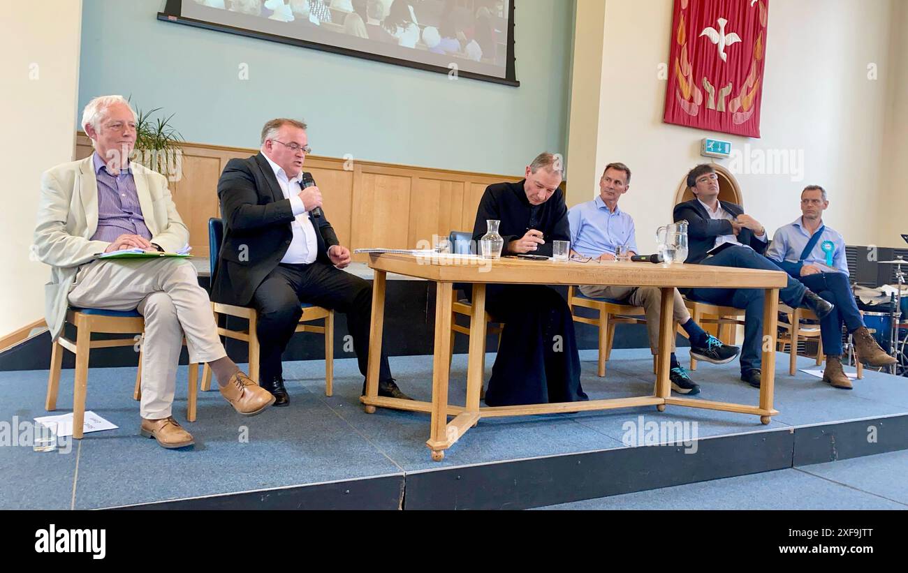 Jeremy Hunt alla Hustings contro il democratico liberale Paul segue Godalming e Ash Foto Stock