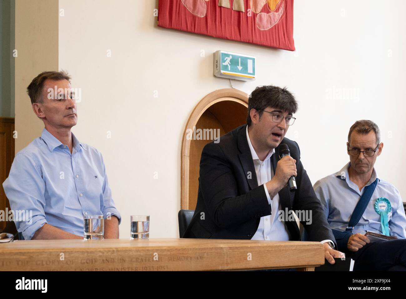 Jeremy Hunt alla Hustings contro il democratico liberale Paul segue Godalming e Ash Foto Stock