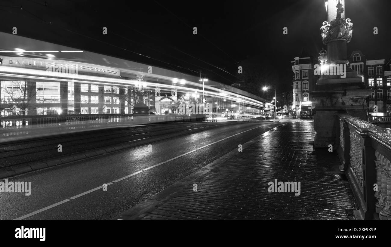 Immagini a lunga esposizione dei canali di Amsterdam nei Paesi Bassi Foto Stock