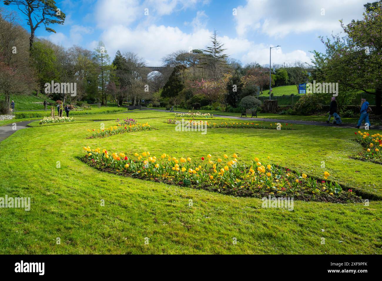 Aiuole di fiori negli storici Trenance Gardens di Newquay, in Cornovaglia, nel Regno Unito. Foto Stock