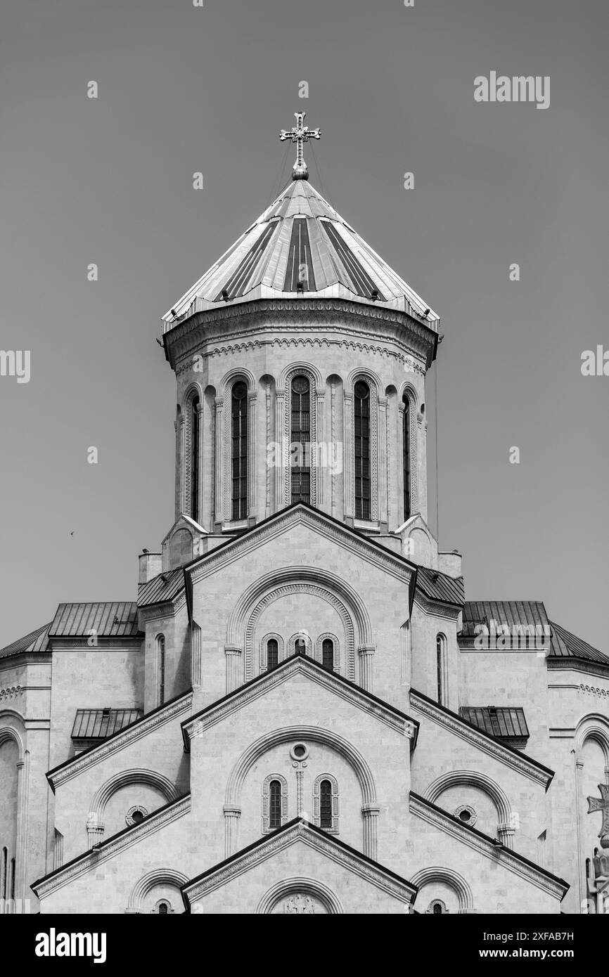 La Cattedrale della Santissima Trinità di Tbilisi è la principale cattedrale della Chiesa ortodossa georgiana situata a Tbilisi, la capitale della Georgia. Foto Stock