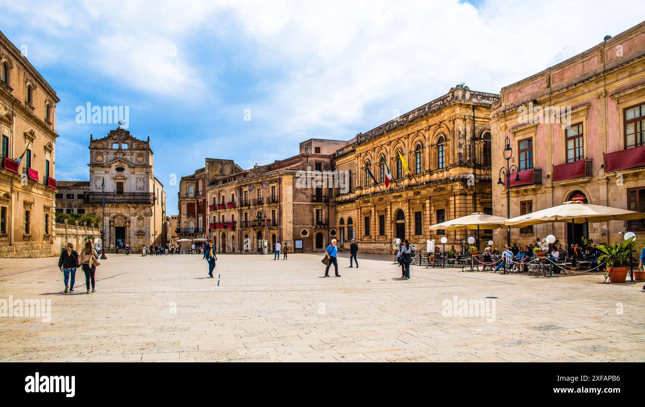 Geografia / viaggi, Italia, Sicilia, Siracusa, Ortigia, PIAZZA DELLA CATTEDRALE, ULTERIORI DIRITTI-CLEARANCE-INFO-NON-DISPONIBILE Foto Stock