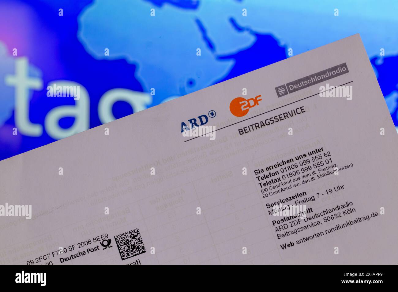Immagine simbolo del canone di trasmissione, servizio contributivo (Germania): Primo piano di una carta intestata con logo ARD e ZDF Foto Stock