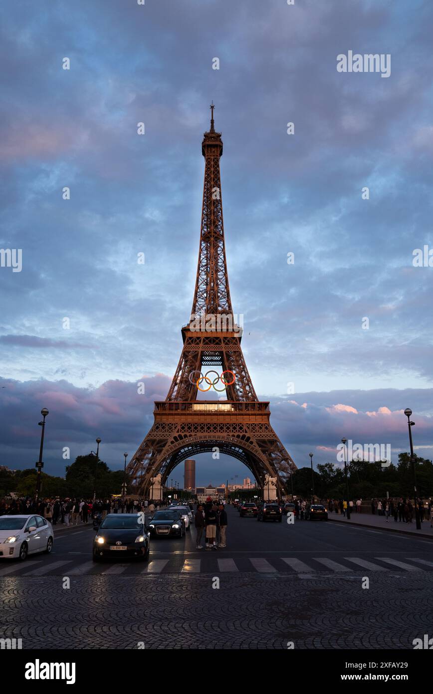 Crepuscolo a Parigi, Torre Eiffel Foto Stock