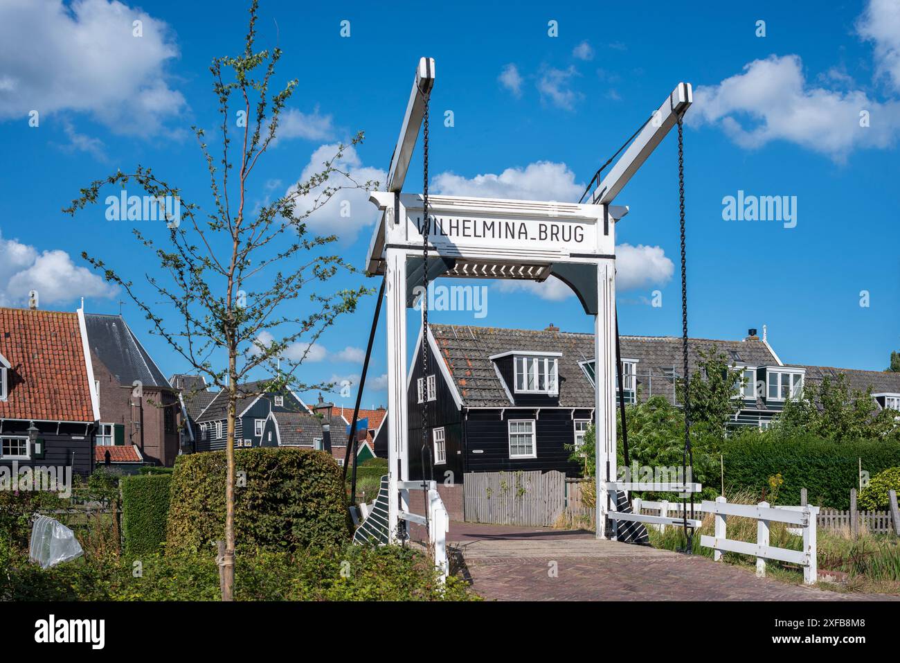 Geografia / viaggi, Paesi Bassi, storico ponte sul canale della città Wilhelmina Brug, Marken Island, DIRITTI AGGIUNTIVI-INFORMAZIONI-NON-DISPONIBILI Foto Stock