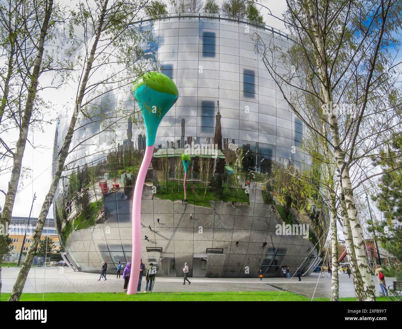 Paesi Bassi, Rotterdam - Depot Boijmans Van Beuningen (edificio della collezione), popolarmente chiamato "The Pot" è un deposito d'arte del Museo Boijmans Van Beunin Foto Stock