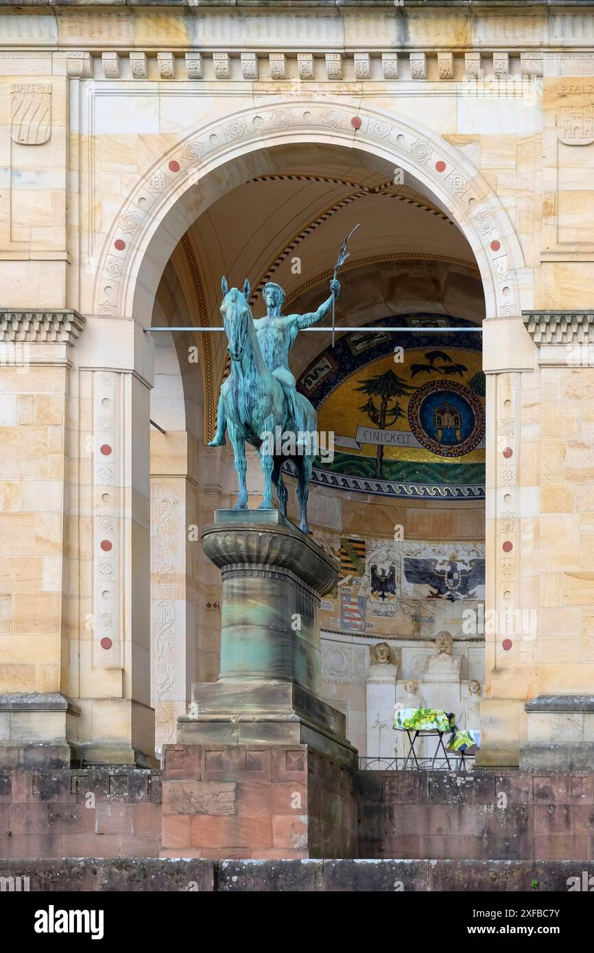 Figura equestre Vittoria e Monumento alla Pace, Edenkoben, Palatinato Meridionale, Palatinato, Renania-Palatinato, Germania Foto Stock