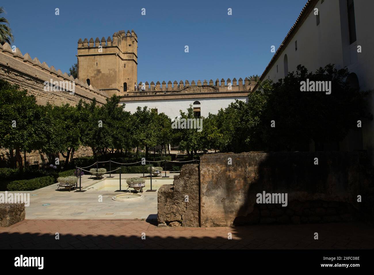 Gli aspetti dell'interno dell'Alcázar dei monarchi cristiani sono esposti, che fa parte del centro storico di Cordova, un complesso dichiarato patrimonio dell'umanità dall'UNESCO, a Cordova, Andalusia, Spagna, il 2 luglio, 2024. (foto di Cristian Leyva/NurPhoto) credito: NurPhoto SRL/Alamy Live News Foto Stock