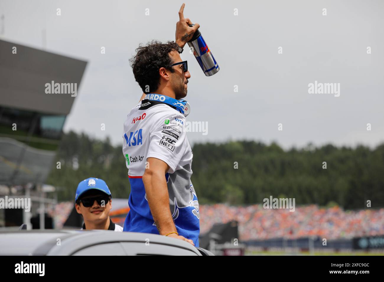 Spielberg, Austria. 30 giugno 2024. Formula 1 Quatar Airlines Austrian Grand Prix al Red Bull Ring, Austria. Nella foto: Daniel Ricciardo (AUS) di Visa Cash App RB Formula 1 Team durante la sfilata dei piloti © Piotr Zajac/Alamy Live News Foto Stock