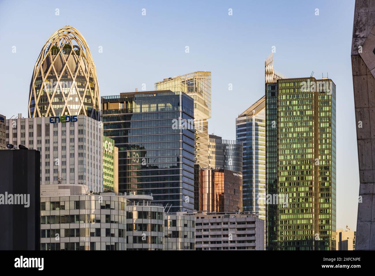 FRANCIA, HAUTS-DE-SEINE (92), TORRI PER UFFICI NEL QUARTIERE FINANZIARIO DI LA DEFENSE Foto Stock