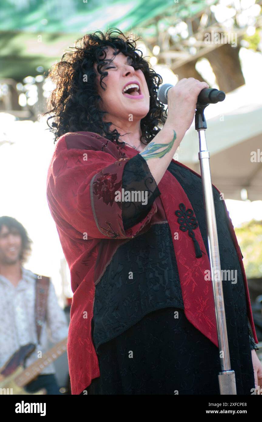 **FILE FOTO** Ann Wilson di Heart annuncia la diagnosi del cancro. GLEN ELLEN, CALIFORNIA - 21 SETTEMBRE: Heart si esibisce al Cohn Charity Concert del 2013 a Glen Ellen, California, il 21 settembre 2013 Credit: Pat Johnson/MediaPunch Foto Stock