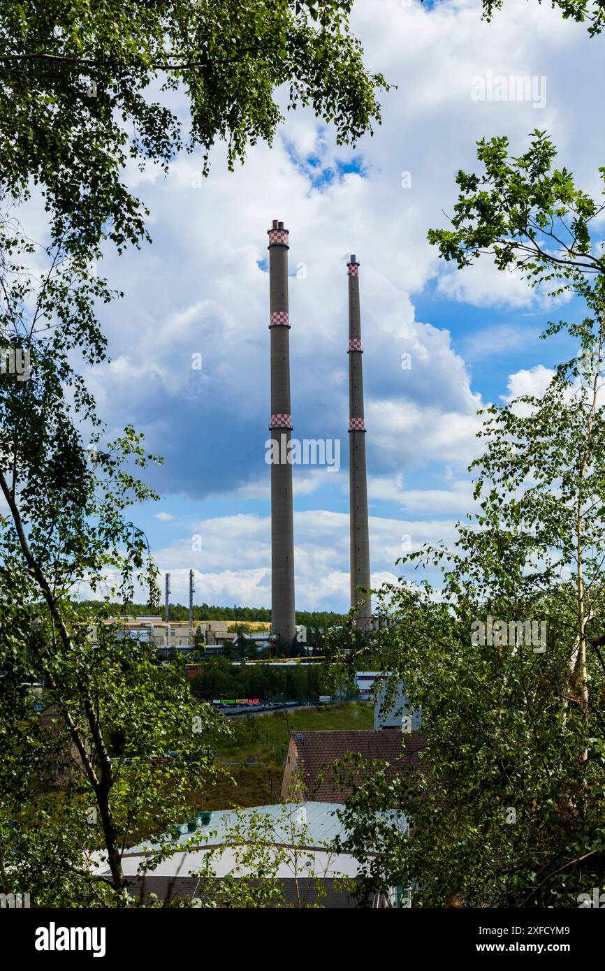 Mudenhütten Muldenhütten ist ein Industriegebiet, das seit dem 1. Januar 2012 zu Freiberg gehört. Es liegt unmittelbar auf dem rechten Ufer der Freiberger Mulde. Der Ort verfügt über einen Bahnhof an der Hauptbahn Dresden Werdau und ist fast 700 Jahre von der Metallurgie geprägt. Bobritzsch Hilbersdorf Sachsen Deutschland *** Mudenhütten Muldenhütten è una zona industriale che fa parte di Freiberg dal 1o gennaio, 2012 si trova direttamente sulla riva destra della Freiberger Mulde la città ha una stazione ferroviaria sulla linea principale di Dresda Werdau ed è stata modellata dalla metallurgia per gli almos Foto Stock