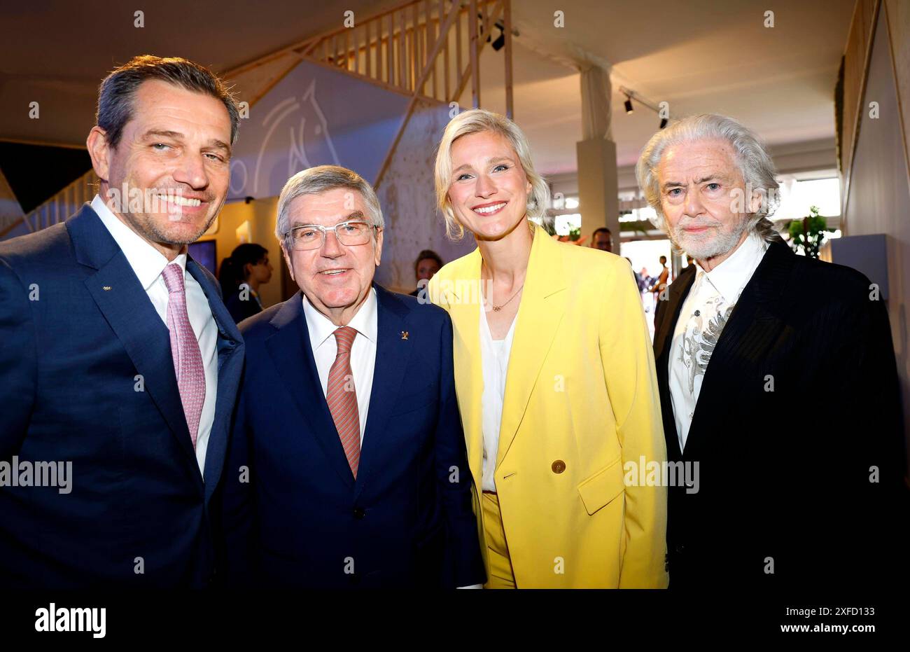 Michael Mronz, Dr. Thomas Bach Präsident coi, Britta Heidemann, Dr. Hermann Buehlbecker Alleininhaber Lambertz bei der Eröffnung und Medianight zu CHIO 2024, Aquisgrana. *** Michael Mronz, Dr. Thomas Bach Presidente CIO, Britta Heidemann, Dr. Hermann Buehlbecker proprietario unico Lambertz all'apertura e medianght di CHIO 2024, Aquisgrana Foto Stock
