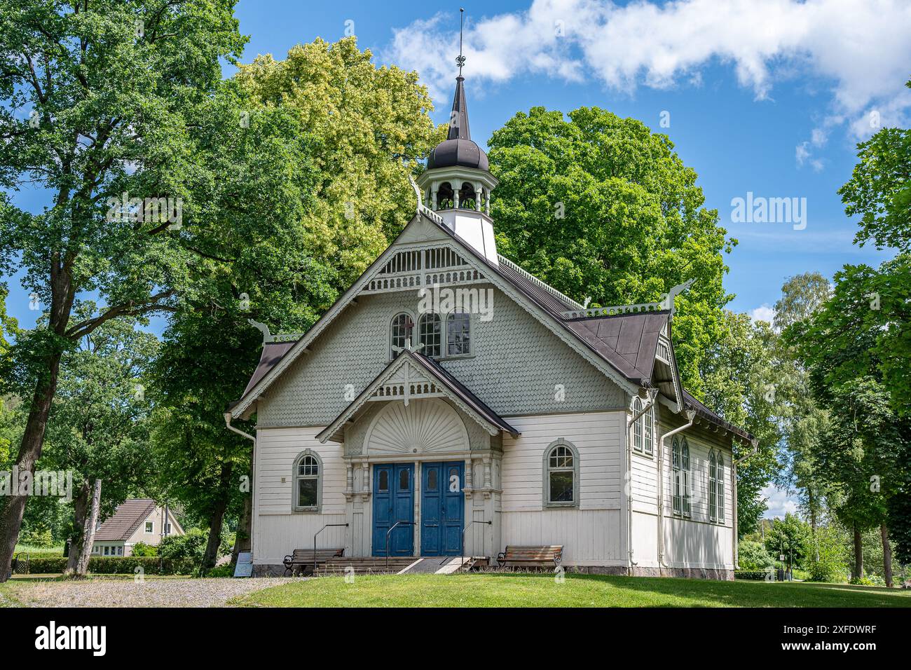 Brunnskyrkan è una chiesa in legno del 1898 nel parco cittadino di Brunnsparken. Söderköping è una piccola città medievale della Svezia. Foto Stock