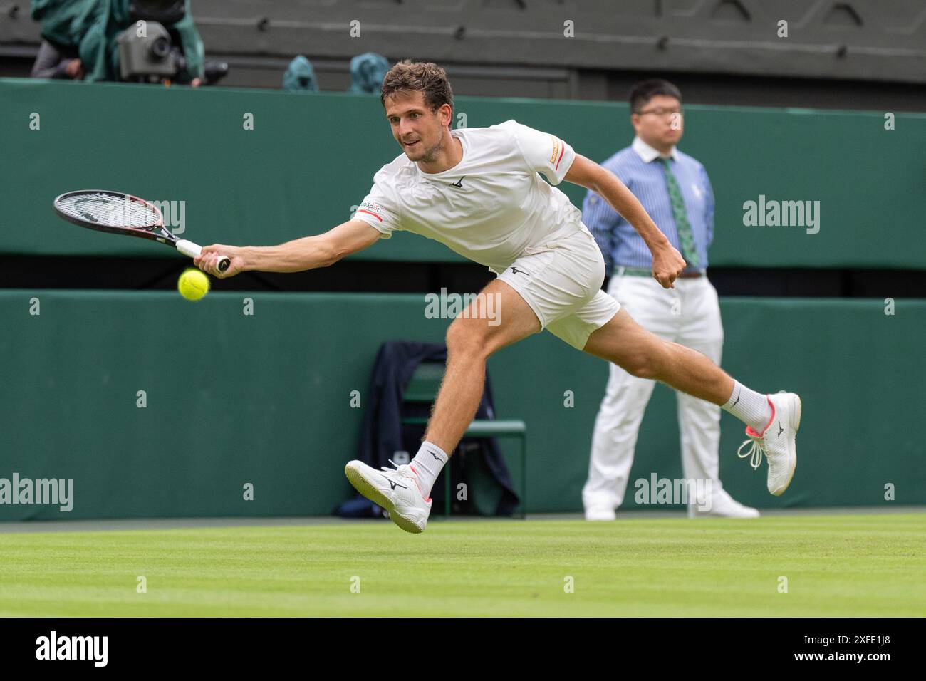 Londra, Regno Unito. 2 luglio 2024. LONDRA, INGHILTERRA - 2 LUGLIO: Vit Kopriva della Repubblica Ceca in azione durante il giorno 2 del 2024 Wimbledon all'All England Lawn Tennis and Croquet Club il 2 luglio 2024 a Londra, Inghilterra. (Foto di Marleen Fouchier/Agenzia BSR) credito: Agenzia BSR/Alamy Live News Foto Stock