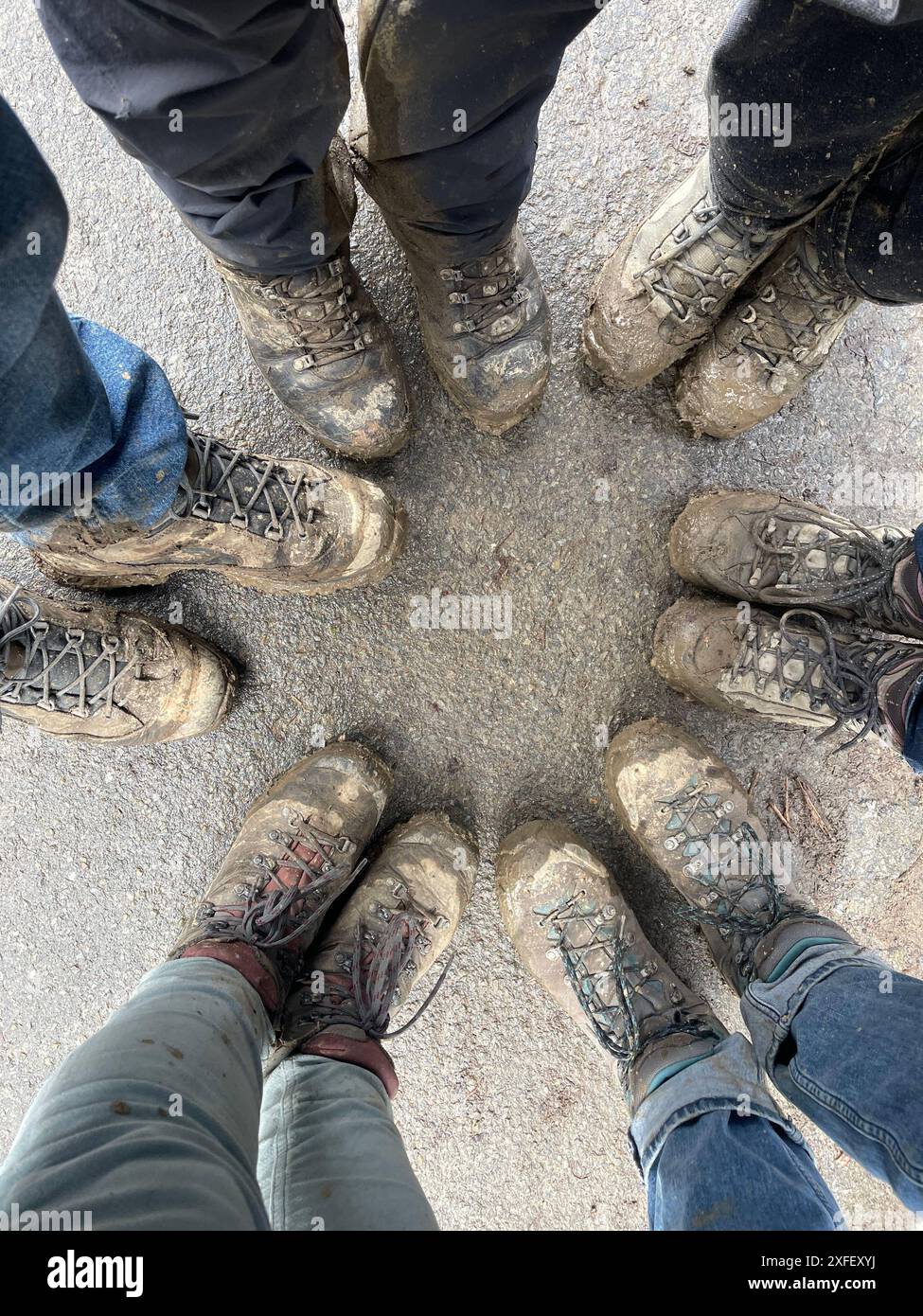Paesi Bassi, gli escursionisti hanno appena finito di camminare nel fango. Foto Stock