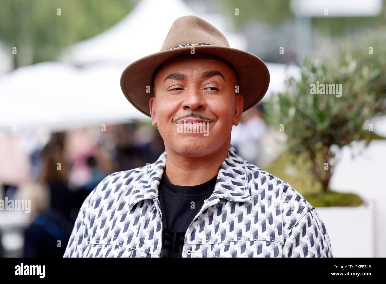 Sänger Lou Bega bei der CHIO Media Night 2024 der CHIO 2024. Aquisgrana, 02.07.2024 NRW Deutschland *** Singer Lou Bega alla CHIO Media Night 2024 del CHIO 2024 Aquisgrana, 02 07 2024 NRW Germania Copyright: XChristophxHardtx Foto Stock