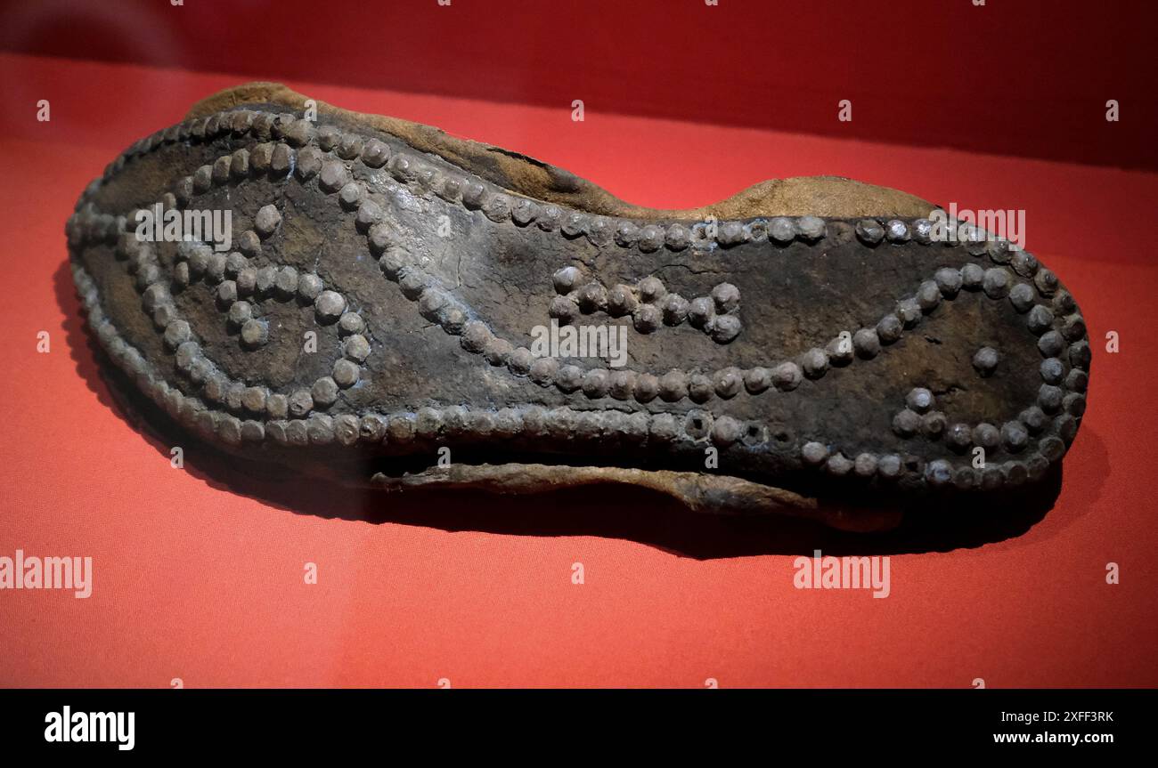 Scarpe Romab in mostra allo scavo del forte di Vindolanda nel Northumberland. REGNO UNITO. Foto Stock