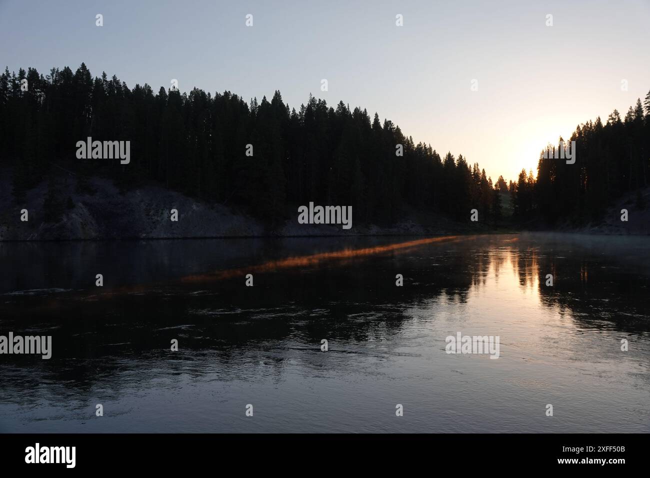 Alba sul fiume Yellowstone Foto Stock