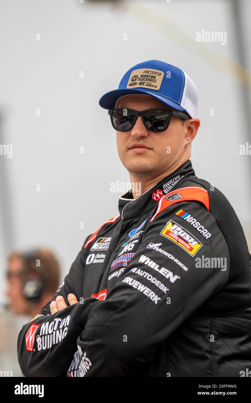 Newton, Ia, Stati Uniti. 15 giugno 2024. Ryan Preece attende le qualifiche per iniziare l'Iowa Corn 350 Powered by Ethanol a Newton, IA, USA. (Credit Image: © Walter G. Arce Sr./ASP via ZUMA Press Wire) SOLO PER USO EDITORIALE! Non per USO commerciale! Foto Stock