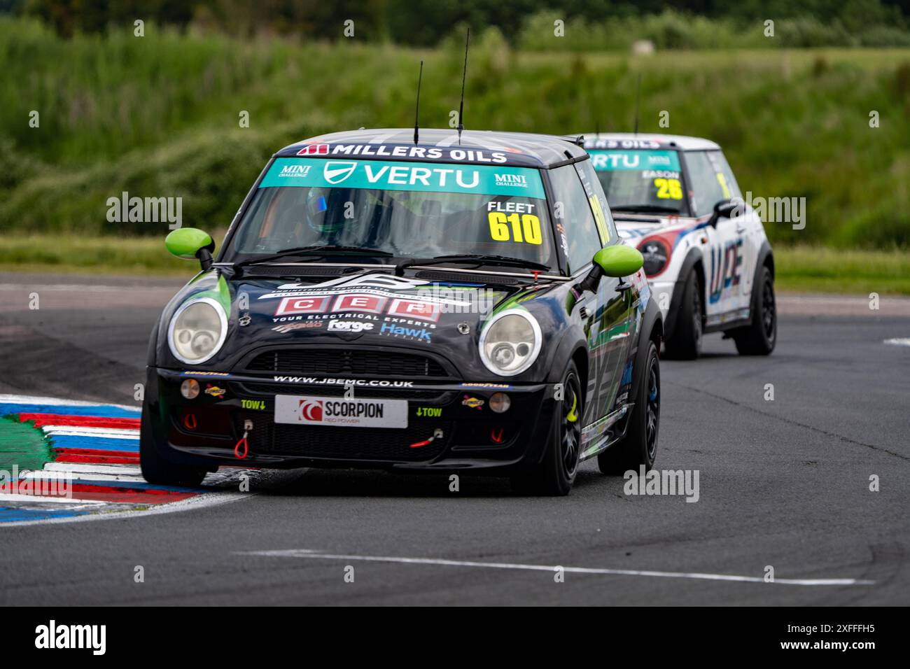 Andover, Hampshire - 7 giugno 2024: Vertu Motors Mini Challenger venerdì prove libere Louis Fleet 610 Foto Stock