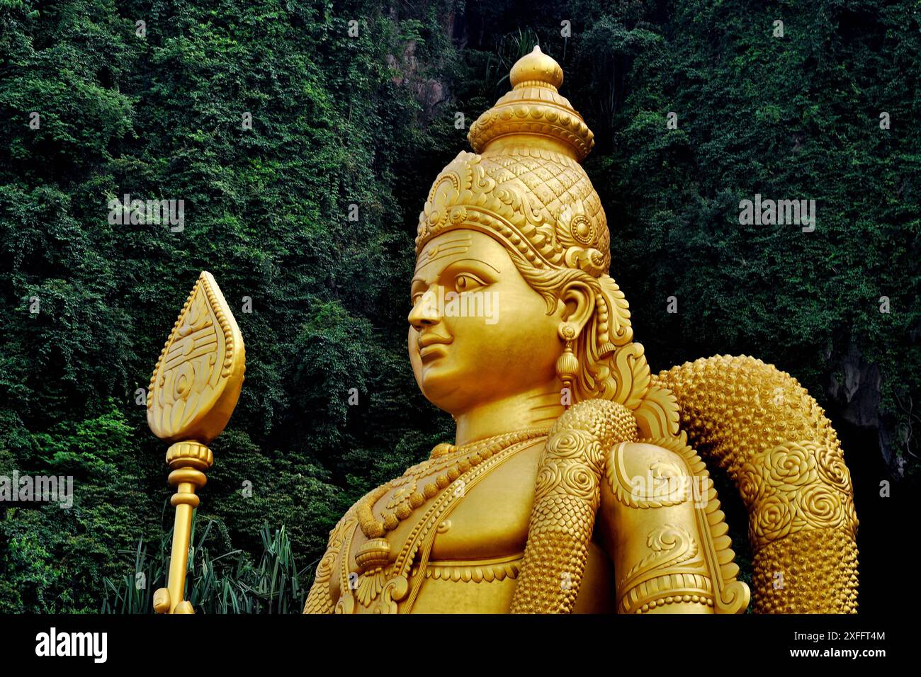 Vista parziale della Statua di Murugan alle grotte di Batu a Selangor, Malesia Foto Stock