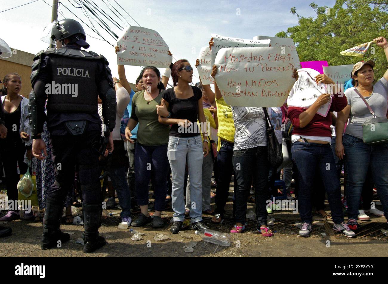 Maracaibo, Venezuela-18-09-2016. I parenti dei Prisioners arrivano alla grandine, per conoscere la loro famiglia. Foto di. Jose Isaac Bula Urrutia Foto Stock