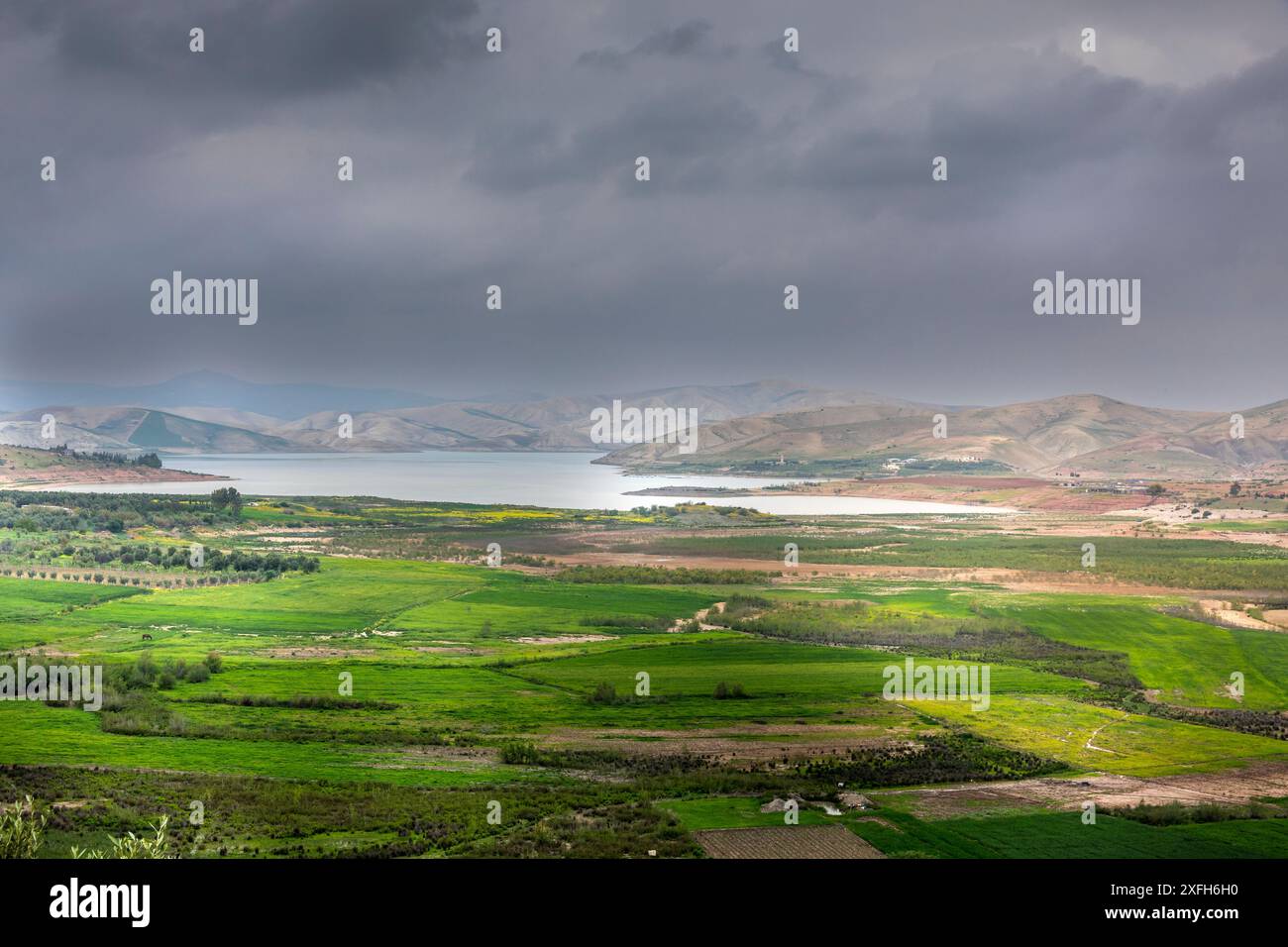Meknes, Marocco - 20 marzo 2024: Lago Sidi Chahede in Marocco tra Fez e Meknes Foto Stock
