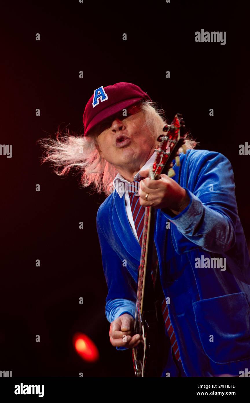 Londra, Regno Unito. 3 luglio 2024. La leggenda del rock Angus Young si esibisce con AC/DC per il primo dei due spettacoli sold-out presso l'iconico stadio di Wembley. Cristina Massei/Alamy Live News Foto Stock