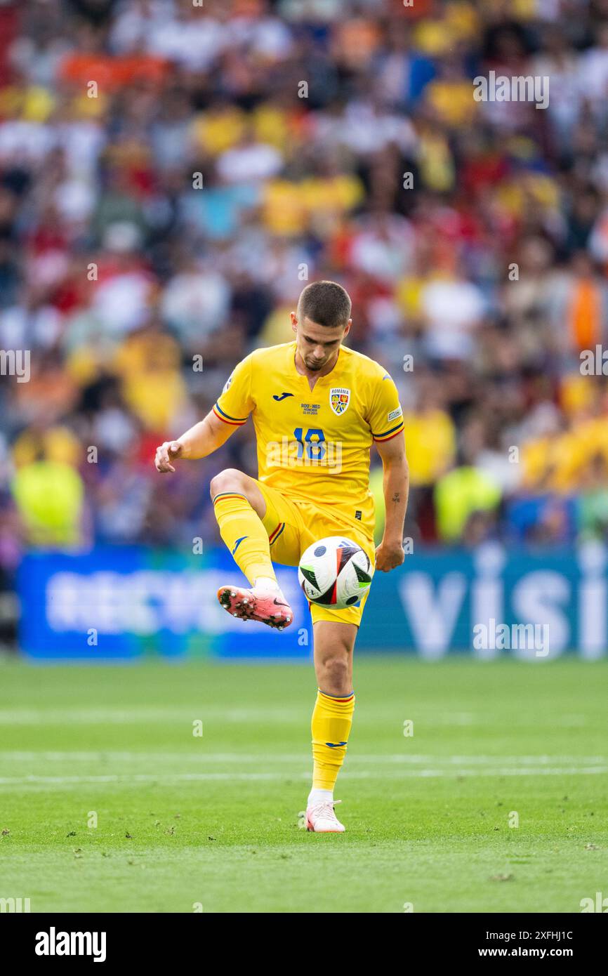 Monaco, Germania. 2 luglio 2024. Razvan Marin (18) di Romania visto durante il turno di UEFA Euro 2024 del 16 incontro tra Romania e Paesi Bassi all'Allianz Arena di Monaco. Foto Stock