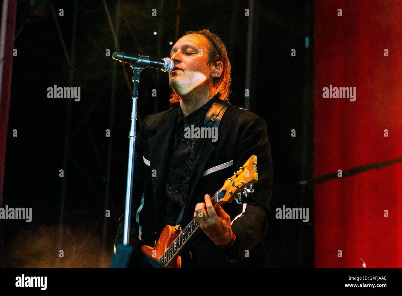 Milano, Italia. 2 luglio 2024. Canadian Indie Rock Band Arcade Fire si esibiscono dal vivo alla Fiera Milano Live a Milano, Italia il 2 luglio 2024 (foto di Maria Laura Arturi/NurPhoto)0 crediti: NurPhoto SRL/Alamy Live News Foto Stock