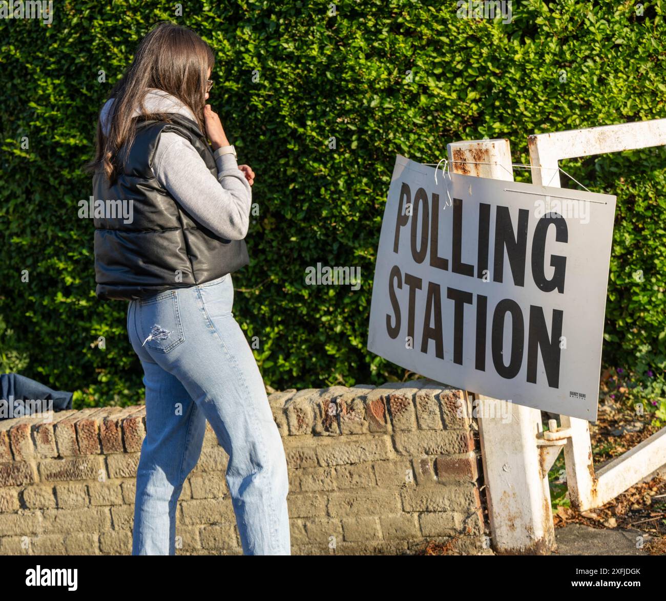 Brentwood Essex 4 giugno 2024 apertura del polling station per le elezioni generali Brentwood Essex credito: Ian Davidson/Alamy Live News Foto Stock