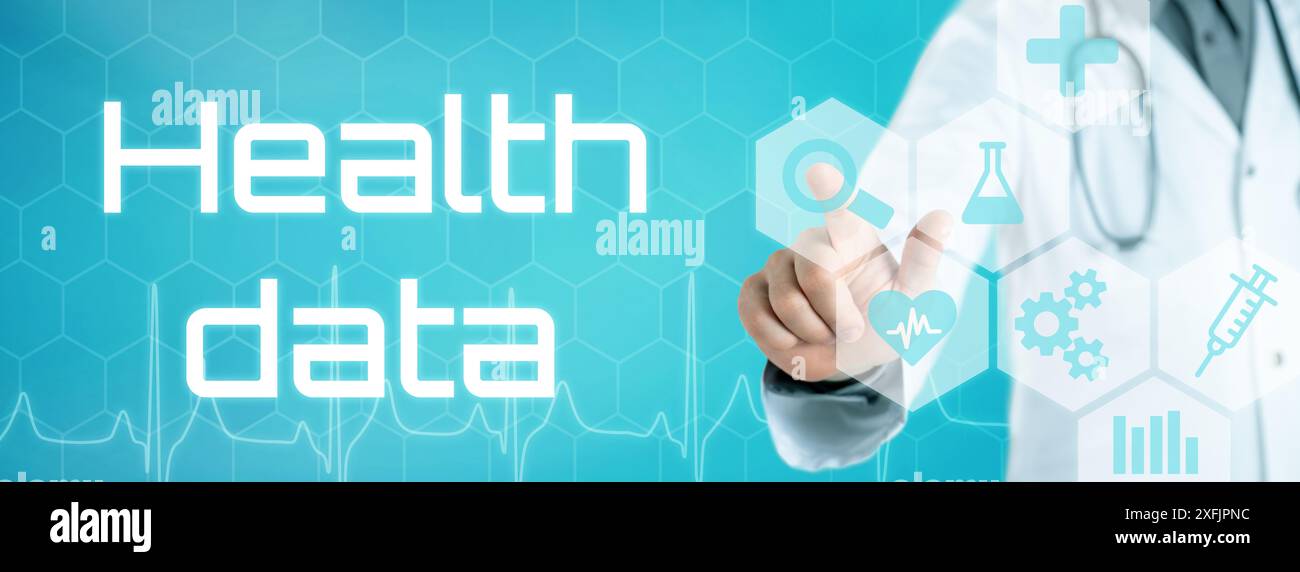 Medico che tocca un'icona su un'interfaccia futuristica - dati sulla salute Foto Stock