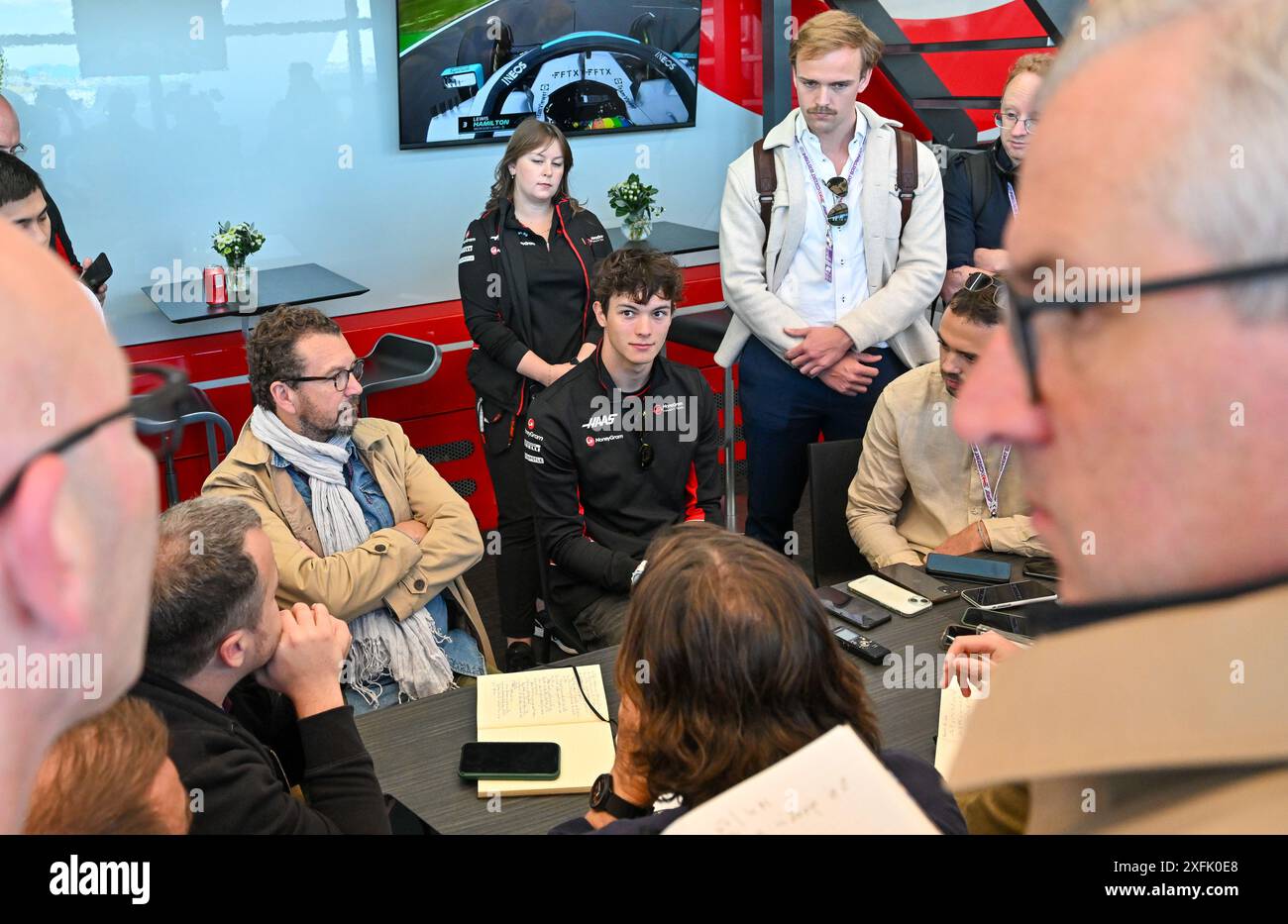 Towcester, Regno Unito. 4 luglio 2024. Oliver BEARMAN in una conferenza stampa come HAAS F1 Team annuncia che sarà uno dei loro piloti per la stagione 2025 durante il Gran Premio di Gran Bretagna di Formula 1 Qatar Airways a Silverstone, Towcester, Northamptonshire, Regno Unito. Crediti: LFP/Alamy Live News Foto Stock