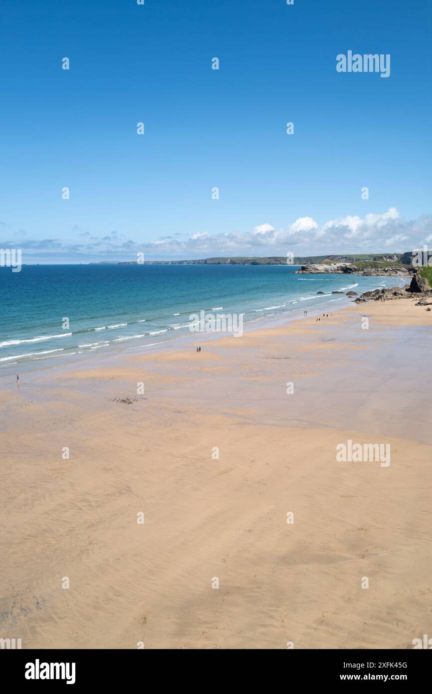 Una vista della costa di Newquay in Cornovaglia nel Regno Unito. Foto Stock