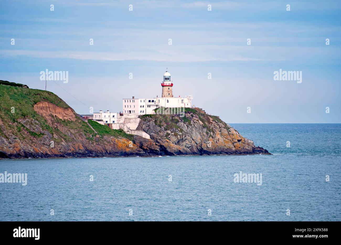 Howth, Irlanda 1° maggio 2024, penisola di Howth, costline e faro di Baily, Dublino, Irlanda Foto Stock