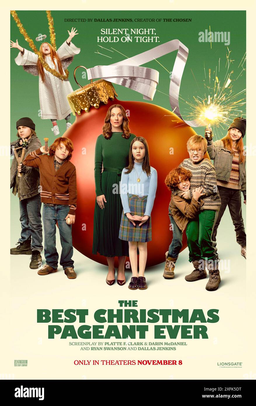 The Best Christmas Pageant Ever (2023) diretto da Dallas Jenkins e interpretato da Judy Greer, Lauren Graham ed Elizabeth Tabish. Nessuno è pronto per il caos e le sorprese che ne derivano quando sei dei peggiori giovani interrompono lo spettacolo natalizio annuale della città. US un foglio poster ***SOLO PER USO EDITORIALE***. Credito: BFA / Lionsgate Foto Stock
